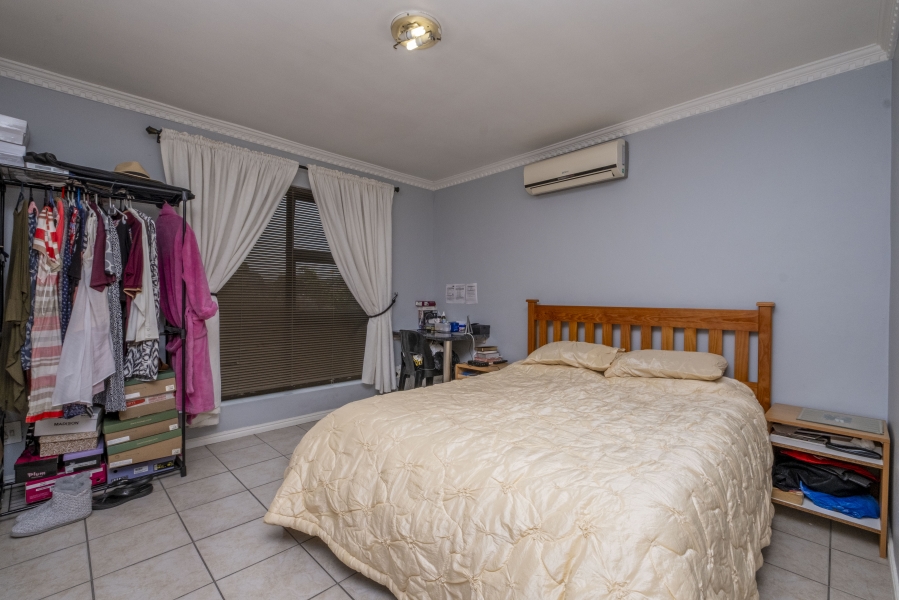 4 Bedroom Property for Sale in Rouxville Western Cape